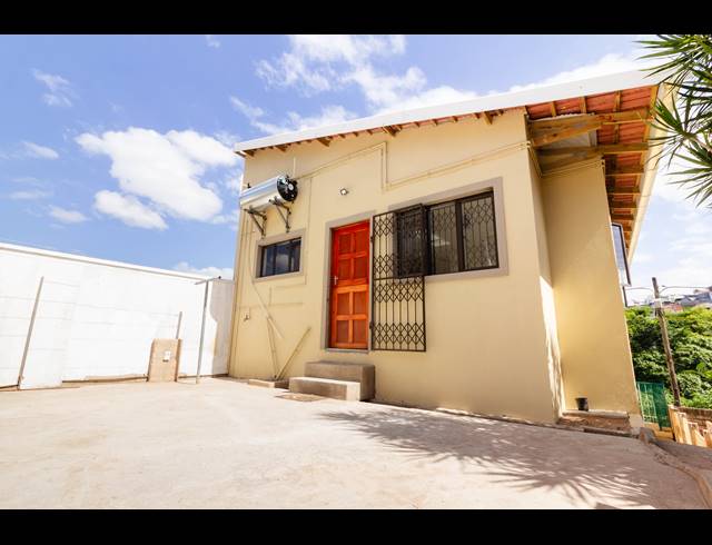 3 BEDROOM HOUSE RENTED IN MONTFORD